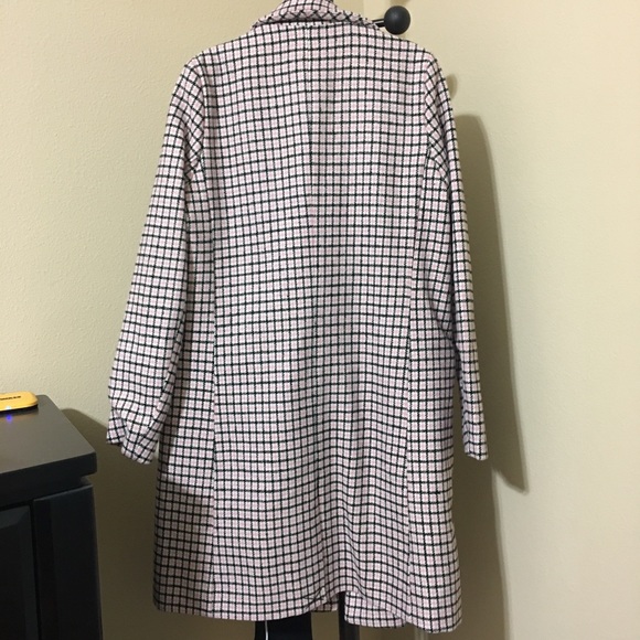 Forever21 Houndstooth Double-Breasted Coat - Picture 6 of 8
